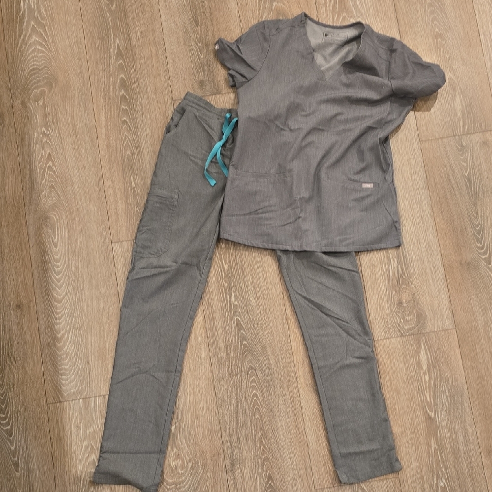 Figs Gray Scrub Set for Women